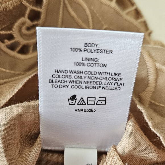 NWOT Express Embroidered Crochet Puff Sleeve Top - Picture 8 of 10